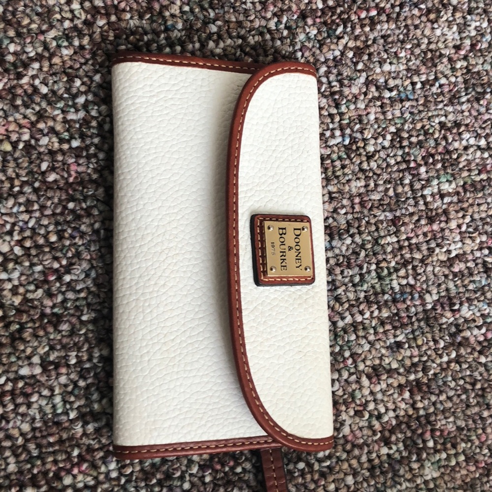 Dooney and bourke wallet